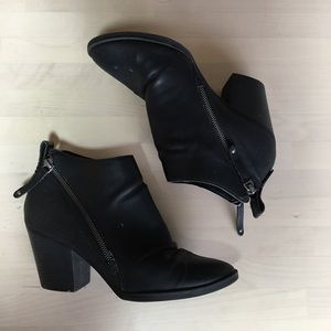 DV for target black zip up booties 91/2